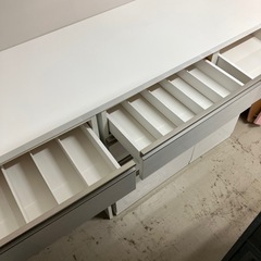 W 2510-086 キッチンボード　食器棚付属品あり　中古美品の画像