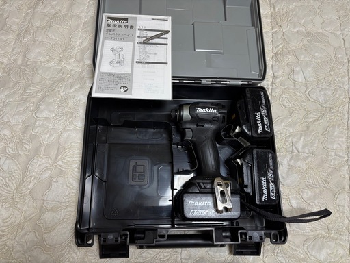 未使用★マキタ★インパクトドライバーTD173Dとバッテリー3個