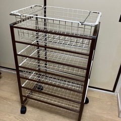 カゴ付きスチールラック（大）の画像