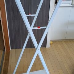 ハンガーラックの画像