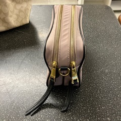 K2510-045 Cepica バッグ ポーチ 紐なし ピンクグレージュ ゴールド金具 キズ汚れ有りの画像