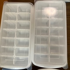 (同時購入で無料)製氷皿4個セット(2つは蓋なし)の画像