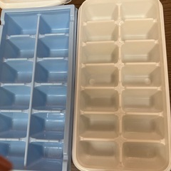 (同時購入で無料)製氷皿4個セット(2つは蓋なし)の画像