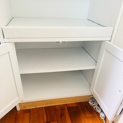食器棚の画像