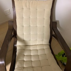 木製ロッキングチェアーの画像
