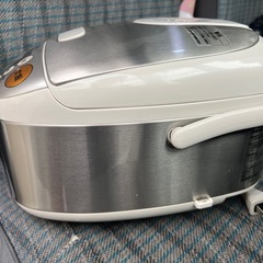 💕 象印 ZOJIRUSHI マイコン炊飯器（3合） ステンレス 極め炊き NS-LD05の画像