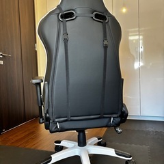 ゲーミングチェア 取引中の画像