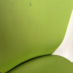 おしゃれないろいろ稼動する椅子　黄緑の画像