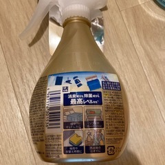 ファブリーズ3本と消臭ビーズ2本の画像