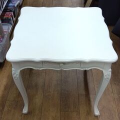 ロココ調 ダイニングテーブル 幅75×奥75×高さ73㎝ アンティーク調 猫脚 キッチン 家具 引出し収納 アイボリー系 札幌市 厚別区 厚別店の画像