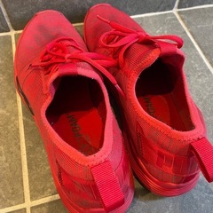 PUMA ランニングシューズの画像