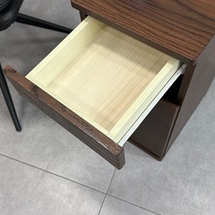 平日お渡しは値引き　サイドテーブル　ゴミ箱　ナイトテーブル　の画像