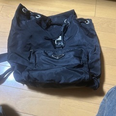 PRADA、GUCCIの画像