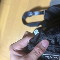 PRADA、GUCCIの画像