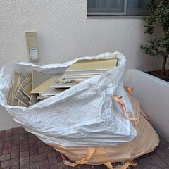 洗面台、スクラップ品の画像