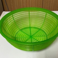 【中古品】緑色の丸カゴの画像