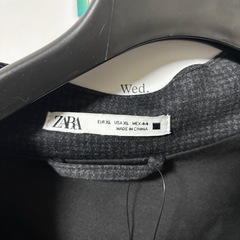 ZARA薄手のジャケットの画像