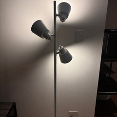フロアランプ ニトリ（2025年購入）の画像