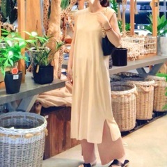 GU XXL Iラインワンピース(ノースリーブ) ベージュの画像