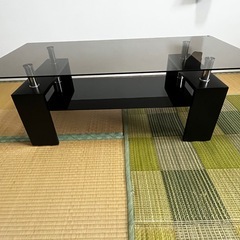 ガラステーブルの画像