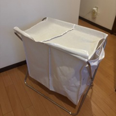 ランドリーバスケット（折りたたみ・フタ付き・72L大容量・スリム）の画像