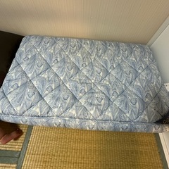 敷布団、掛け布団、柔らかい薄めマットレスの画像