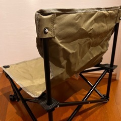 折りたたみ椅子 の画像