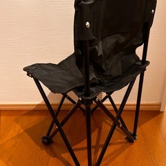 折りたたみ椅子の画像
