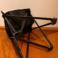 折りたたみ椅子の画像