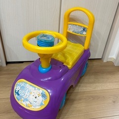 おもちゃ乗る車の画像