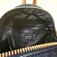 【お譲り予定者決定】GUESSリュック　美品柔らかいデニム素材デザインの画像