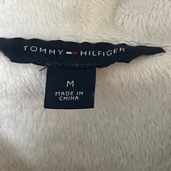 トミーヒルフィガー　赤紫　フリースジャケット　フード付き　パーカー　Tommy サイズM  ジップアップパーカー 長袖 の画像