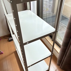 スチールラックの画像