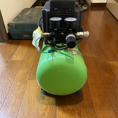 オイルレスコンプレッサー10Lの画像