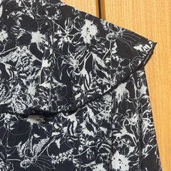 花柄シフォン生地フリルボウタイブラウスの画像