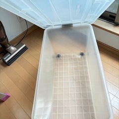 透明衣装ケースの画像