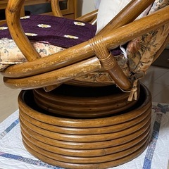 値下げ　籐回転ロッキングチアー　　　　　神奈川県引取り限定の画像