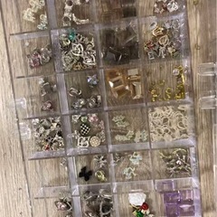 ネイルアクセサリーの画像