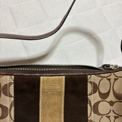 COACH コーチ シグネチャー ショルダーバッグ ブラウン × ゴールドの画像