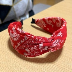 【新品未使用】ペイズリー 赤  カチューシャの画像