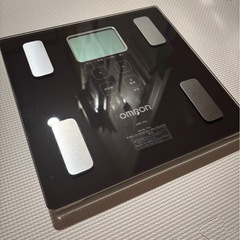 元値3680円OMRONオムロン　体重計の画像