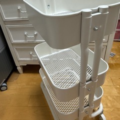 IKEA組み立て済みワゴン　ホワイトの画像
