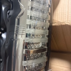 ハイエース4型 テールランプ スモークレンズの画像