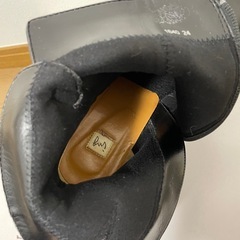 ingレザーブーツの画像