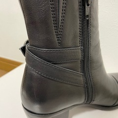 ingレザーブーツの画像