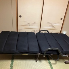 折りたたみベッド　リクライニング可の画像