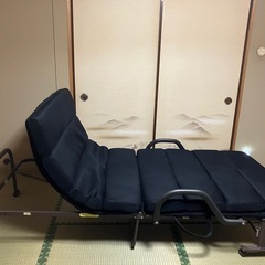折りたたみベッド　リクライニング可の画像