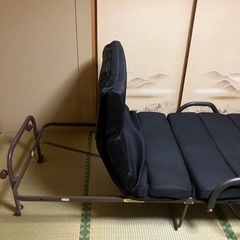 折りたたみベッド　リクライニング可の画像