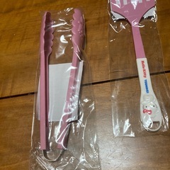 非売品　キティー　ターナー、トングセットの画像