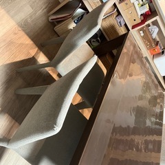 ダイニングテーブルの画像